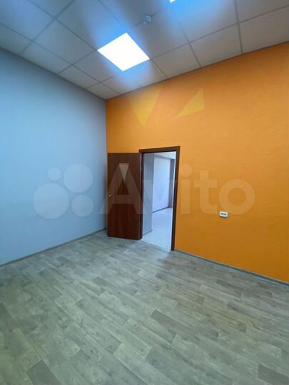 Офисный блок на пр.К.Маркса, 3 эт., 45 м2, метро