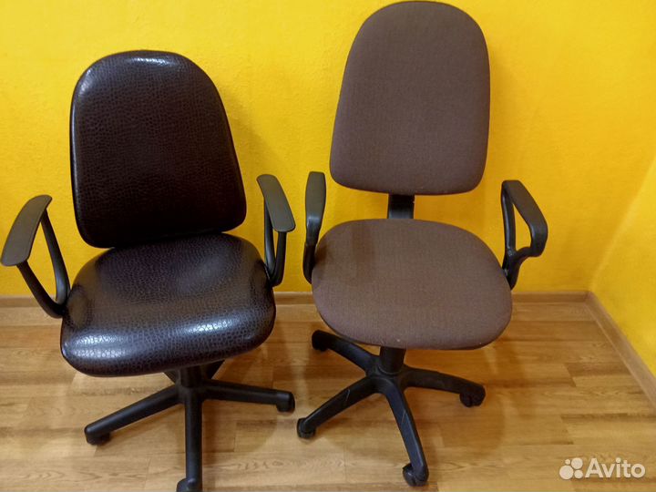 Офисное кресло 