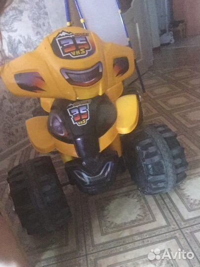 Детский квадроцикл на аккумуляторе