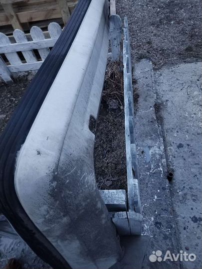 Бампер задний от Тойоты