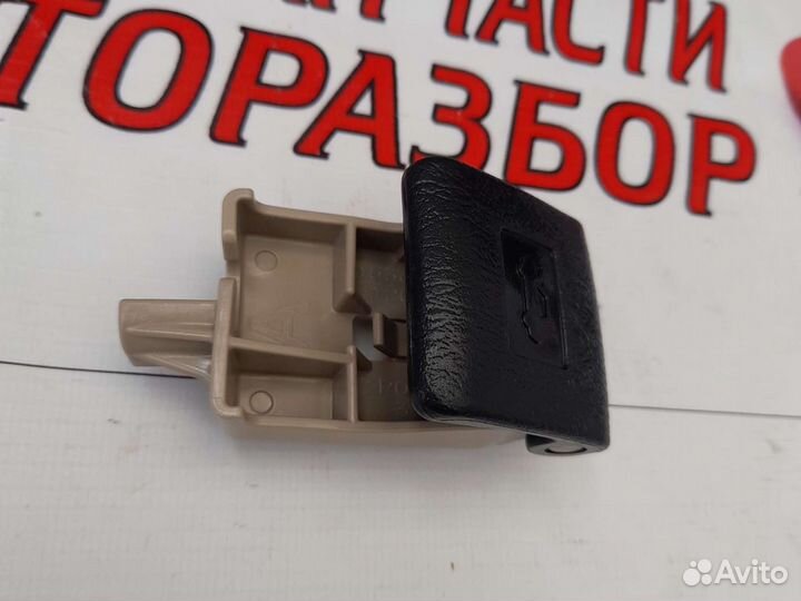 Кнопка открывания капота Тойота Рав 4 50 18-22