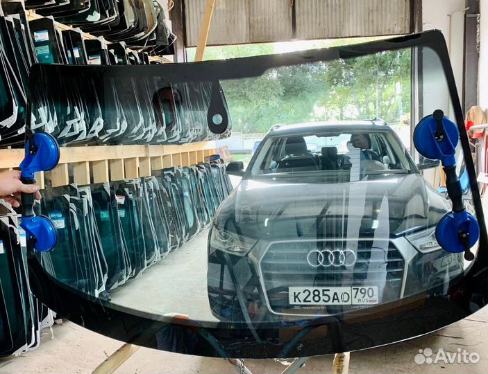 Лобовое стекло Audi Q3