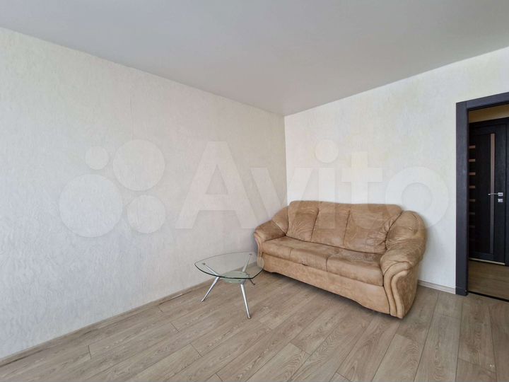 2-к. квартира, 55 м², 8/10 эт.