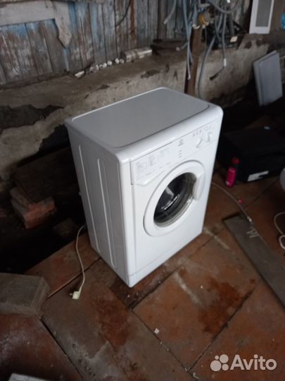 Стиральная машинка индезит 4,5г+доставка