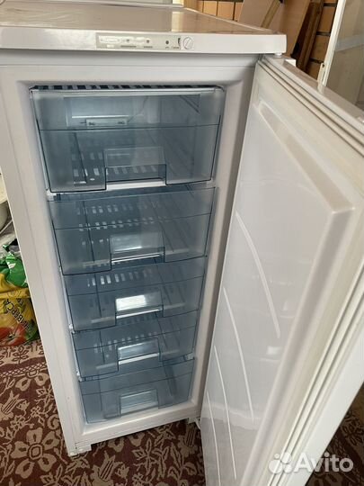 Морозильная камера бирюса 114