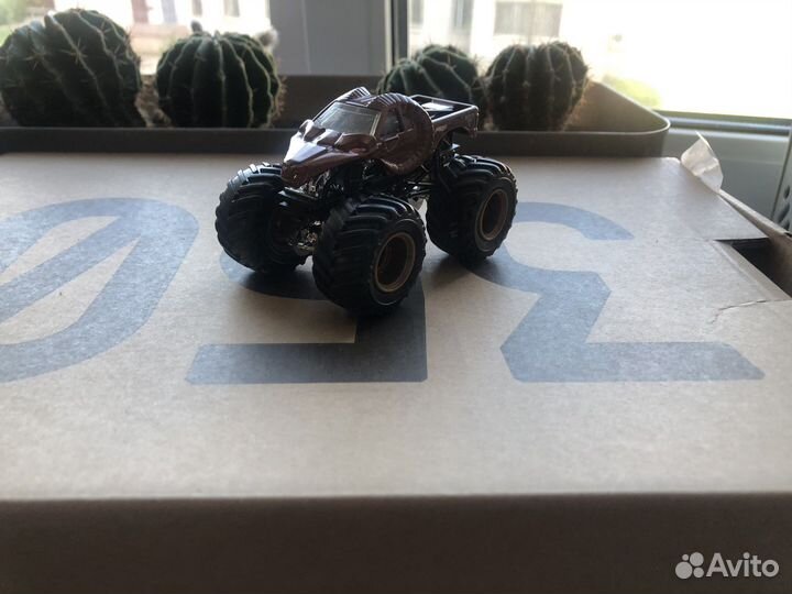 Моделька Hot Whells Moster Jam