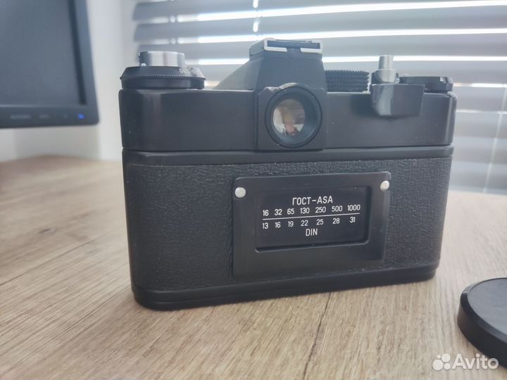 Зенит 11 Гелиос 44m-4 Резкий образец