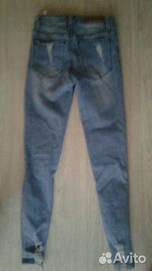 Джинсы