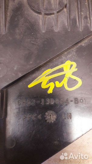 Кронштейн фары правый Land Rover Freelander