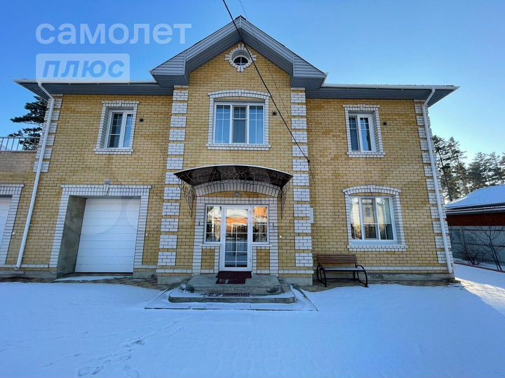 Коттедж 333,6 м² на участке 10 сот.