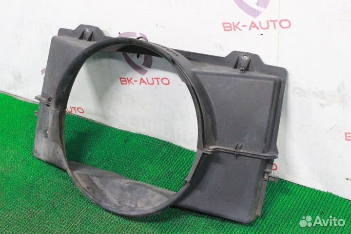 Кожух вентилятора GMC Yukon GMT800