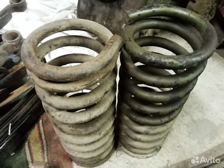 Пружина передней подвески