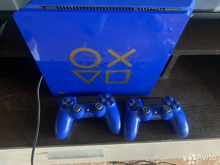 Sony PS4 slim Play of Day