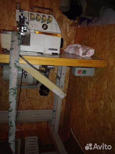 Оверлок 4-хнитка yamata FY747A+стол+двигатель