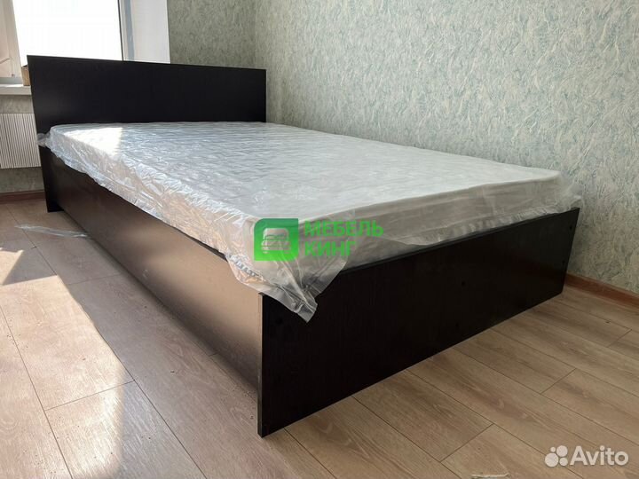 Кровать односпальная с матрасом