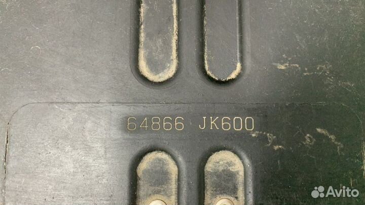 Крепление аккумулятора переднее Infiniti Fx35 S51