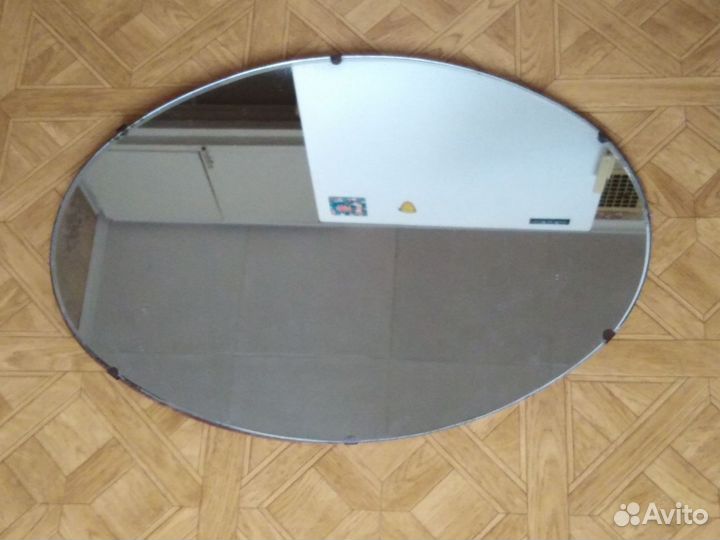 Зеркало настенное овальное