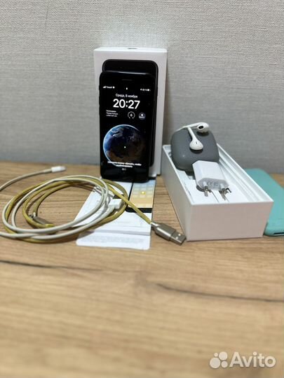 iPhone SE, 128 ГБ