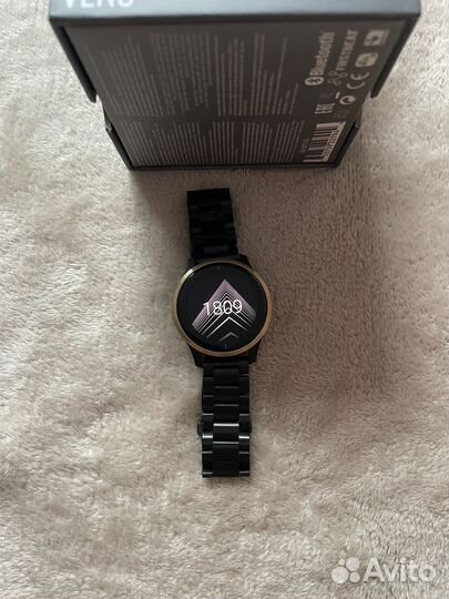 Garmin Venu Black Gold
