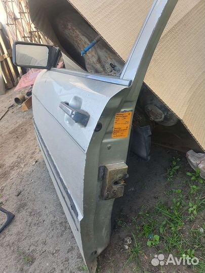 Двери на audi 80 (селёдка)и двиготель 1,8 кар 5 с