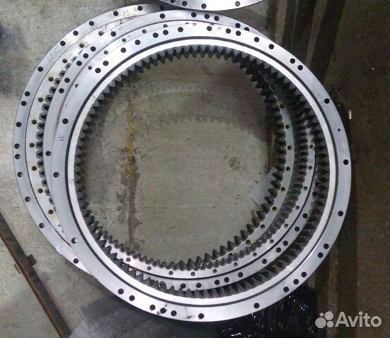 Поворотный круг Komatsu PC130-7