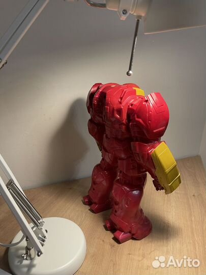 Железный человек робот