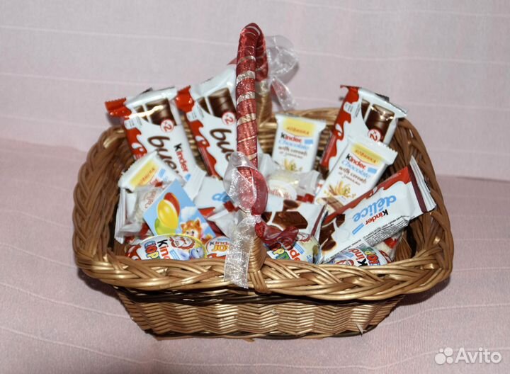 Киндер торт, букет, коробка. Подарок на Новый год