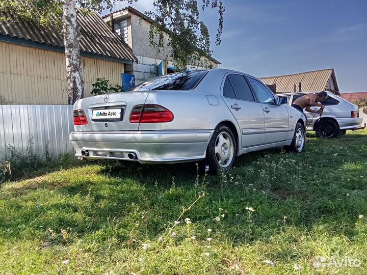 Mercedes-Benz E-класс 2.4 МТ, 1998, битый, 390 000 км
