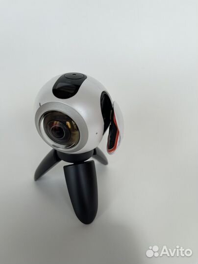 Экшн камера Samsung Gear 360