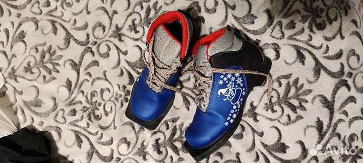 Лыжные ботинки