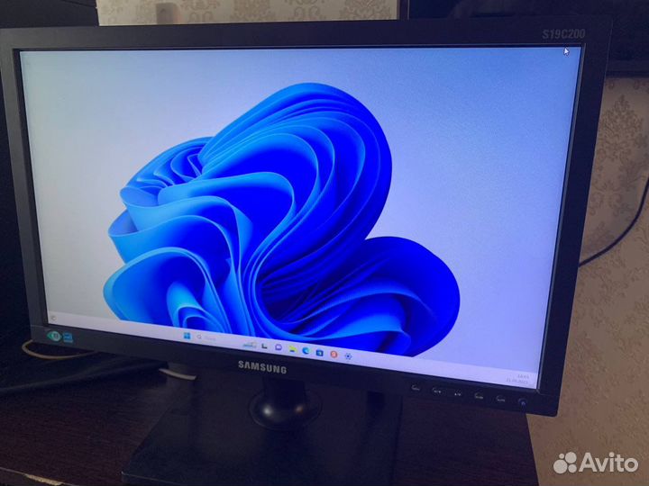 Монитор Samsung