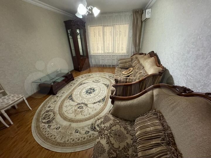 3-к. квартира, 70 м², 1/9 эт.