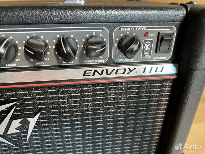 Гитарный комбоуселитель Peavey Envoy 110