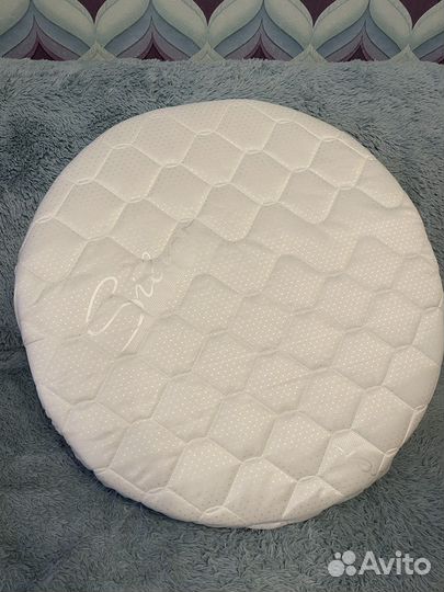 Матрас в круглую кроватку новый