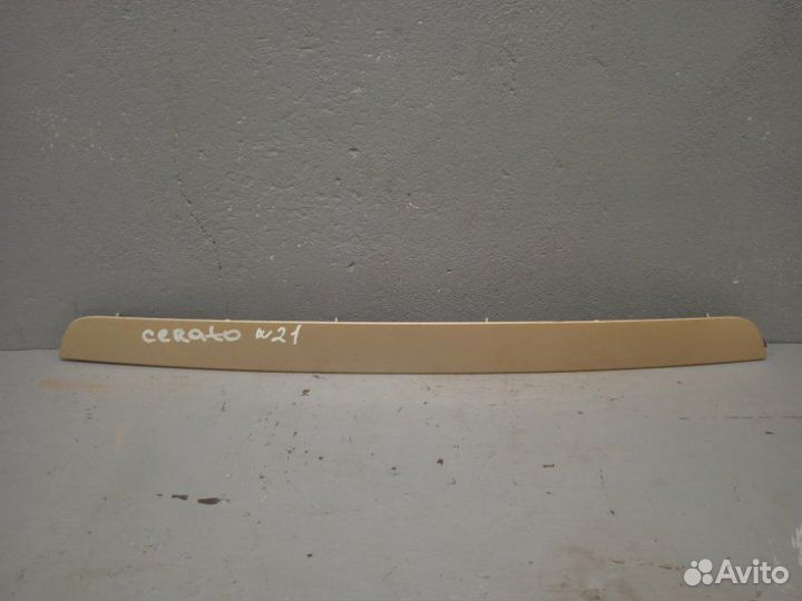 Молдинг крышки багажника Kia Cerato 2010