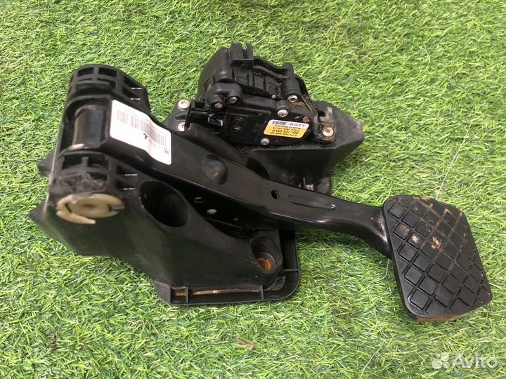 Педаль тормоза Volkswagen Polo Sedan седан 1.6