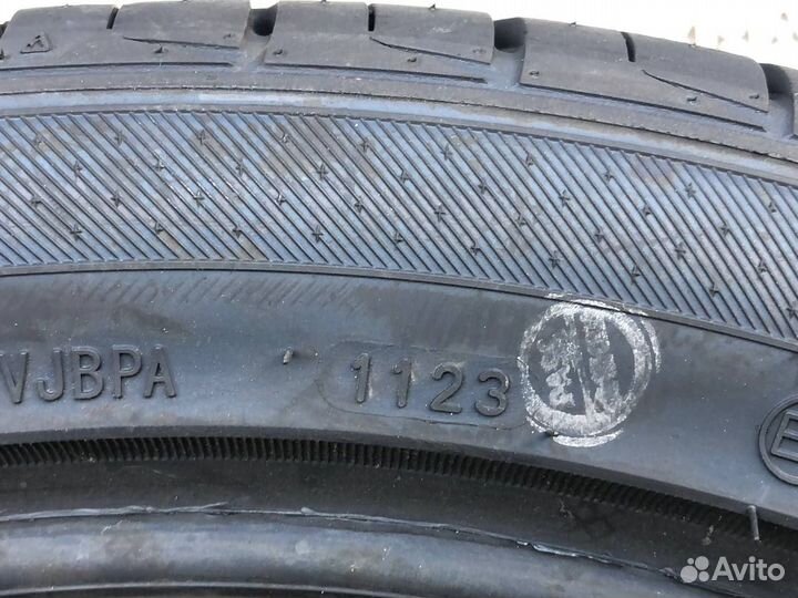 Rockblade Rock 525 255/40 R19 100C