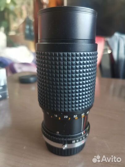 Зеркалка Олимпус ом 10 + об'ектив и аксессуары