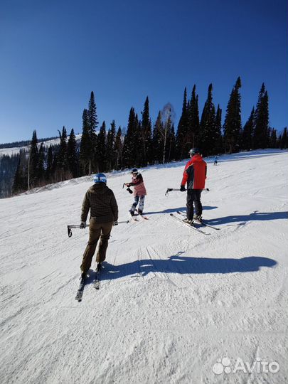 Инструктор по горным лыжам