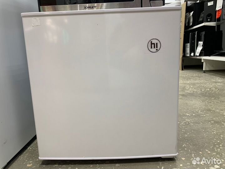 Маленький новый холодильник Hi (49 см) /ТЦ