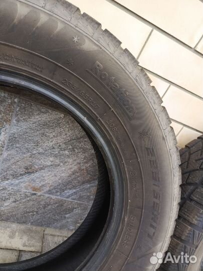Продам шины 235/65 R17 и коврики