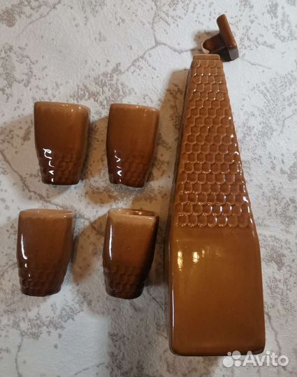 Бутылка керамическая с стаканчиками