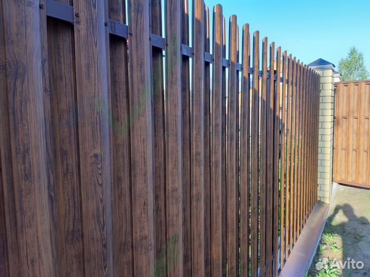 Забор из евроштакетника