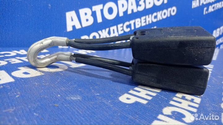 Ответная часть ремня безопасности Skoda Octavia