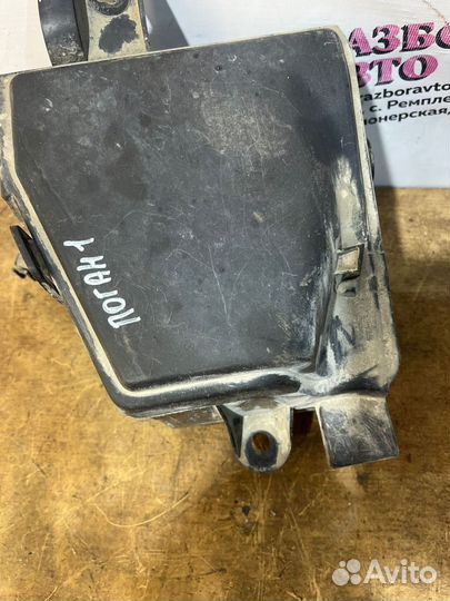 Блок предохранителей Renault Logan