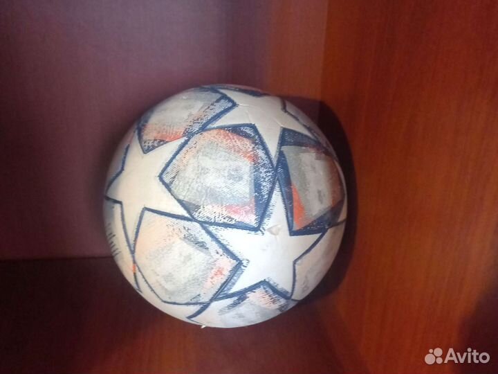 Футбольный мяч