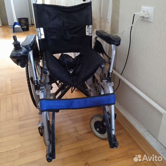 Инвалидная коляска с электроприводом