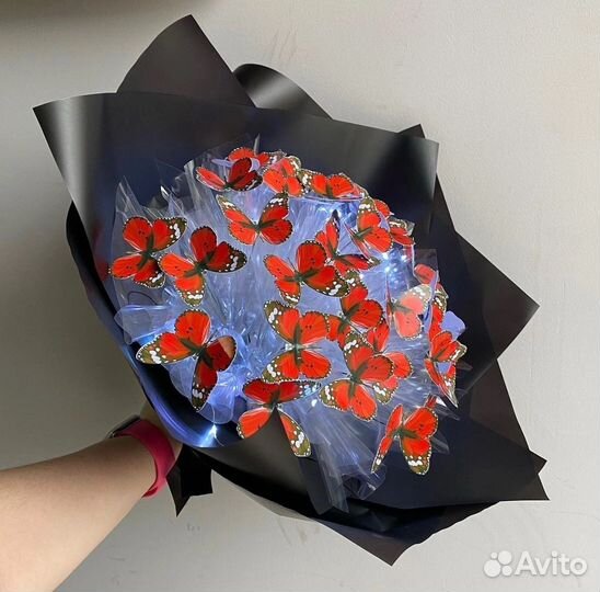 Светящийся букет из бабочек