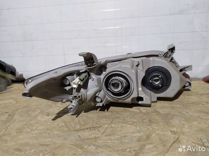 Фара левая Toyota Camry V40