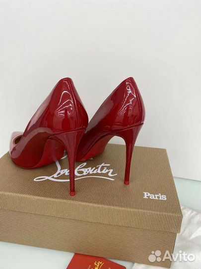 Туфли женские Christian Louboutin